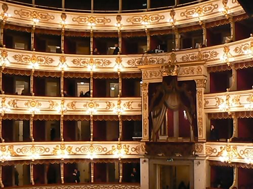 teatro regio parma foto